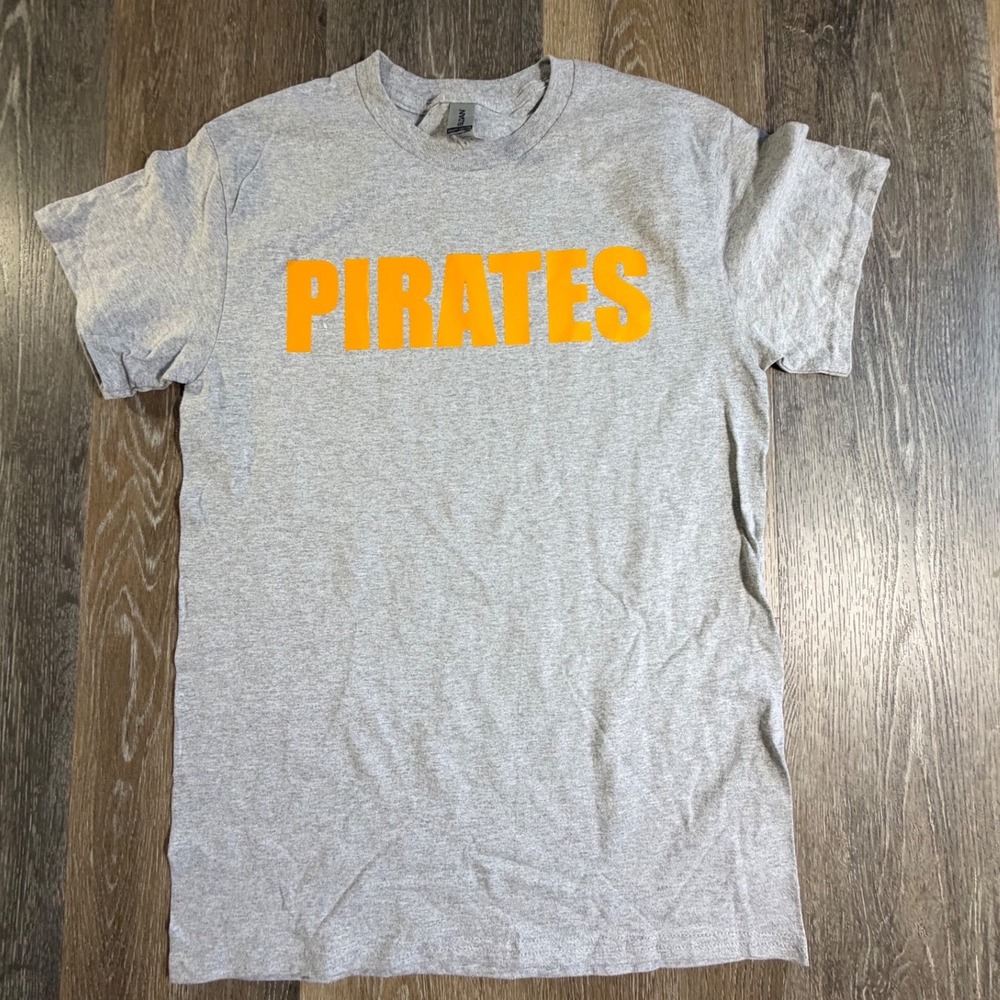 Gildan T-Shirt Unisex Small Gray Pirates Orange Graphic Heavy Cotton Tee